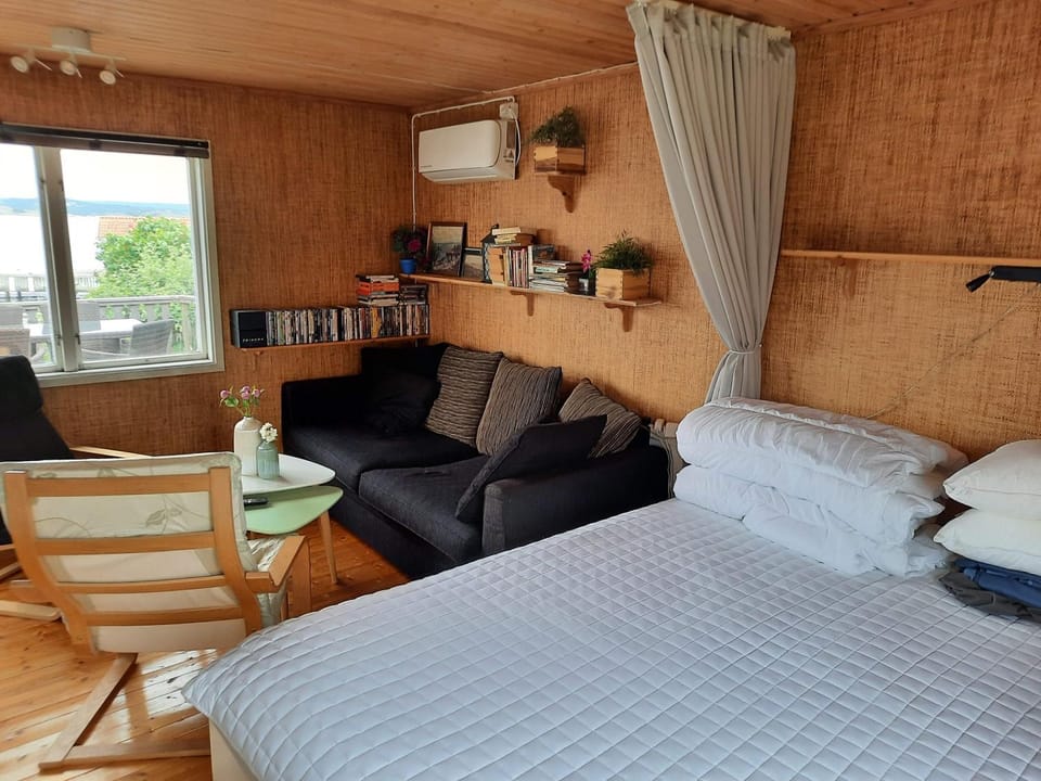 Living room, Bedroom