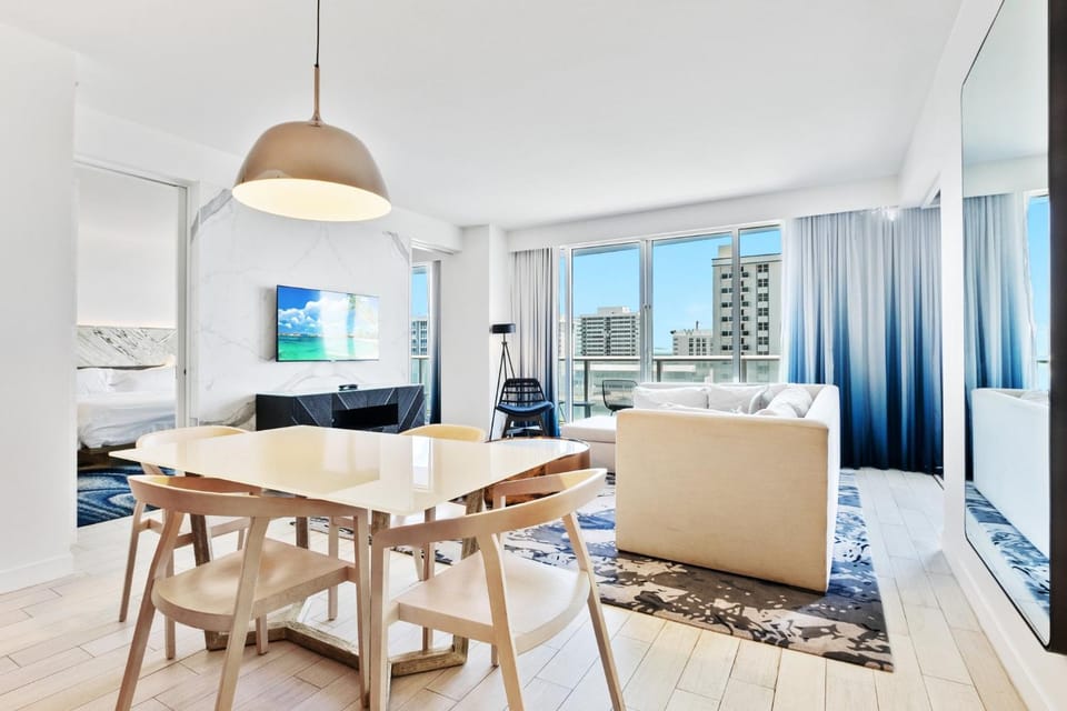 View (from property/room), Living room, Dining area