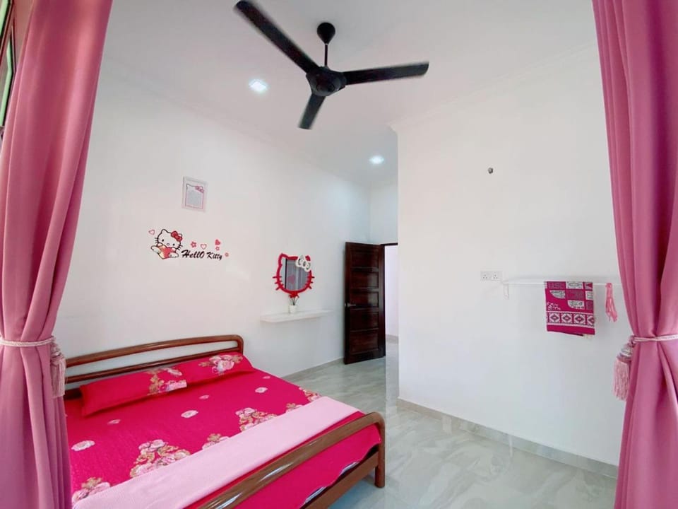 Photo of the whole room, Bedroom, air conditioner