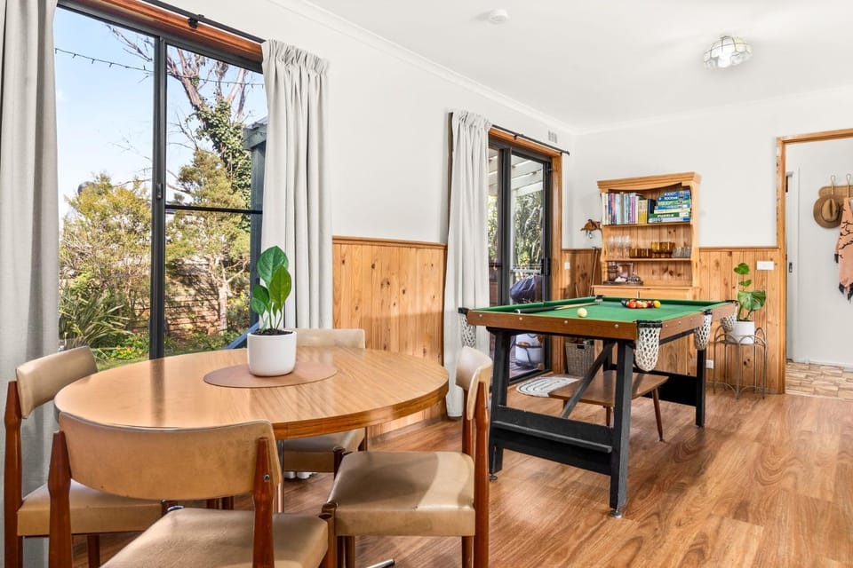 Retreat At Red Rocks Beach House in Cowes