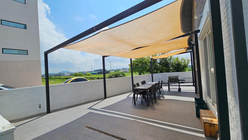 Property building, BBQ facilities, Garden, Balcony/Terrace