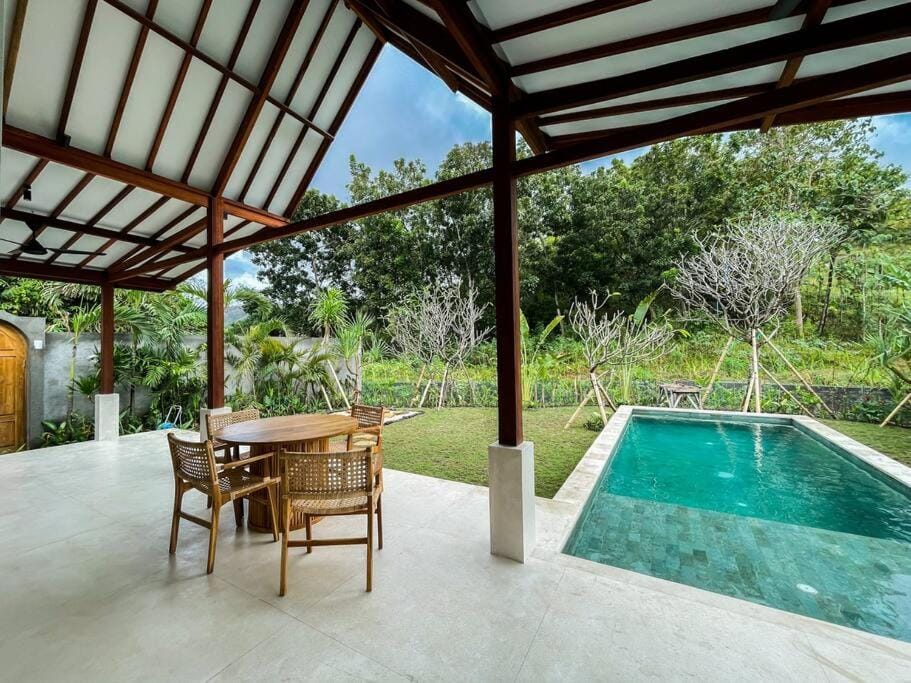 Villa MALI - Easy Getaway for 4 - Kuta Central Villa in Pujut