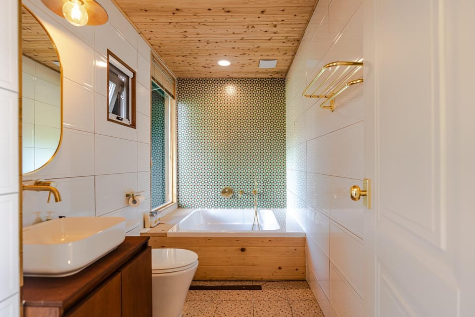 Shower, Toilet, Bathroom, Bath