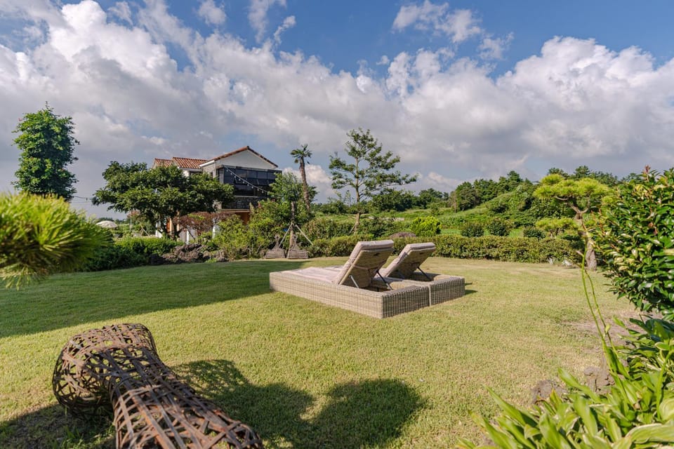 Le Village Aewol B#2 House in South Korea