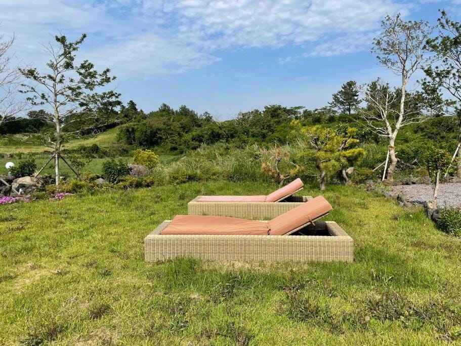 Le Village Aewol building C House in South Korea
