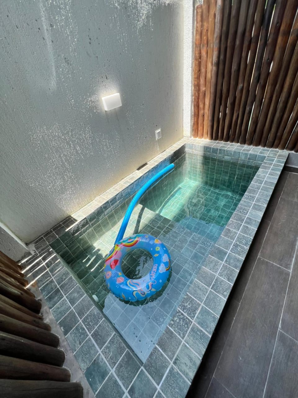 Swimming pool