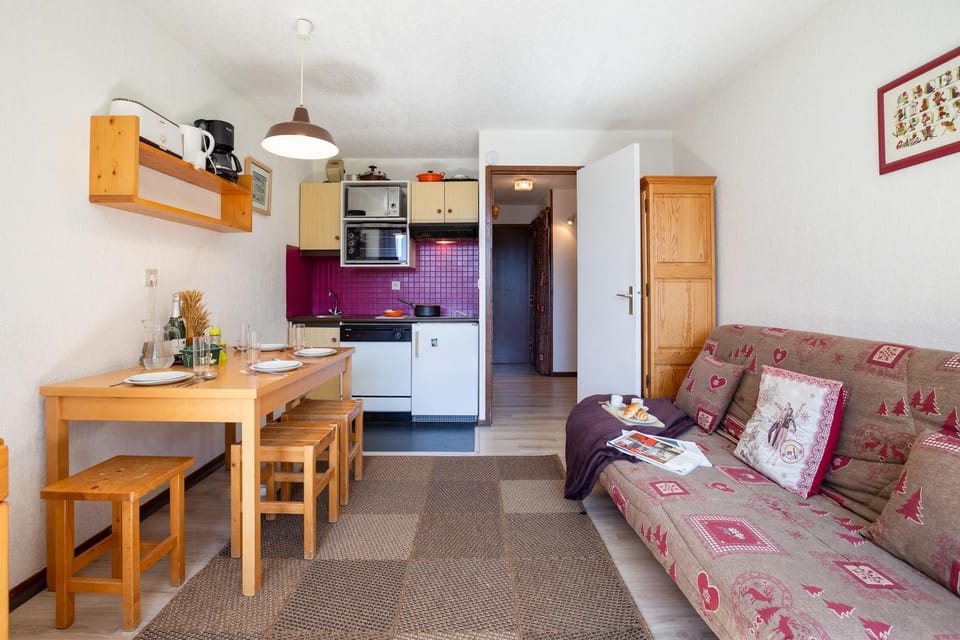 Kitchen or kitchenette, Living room, Dining area