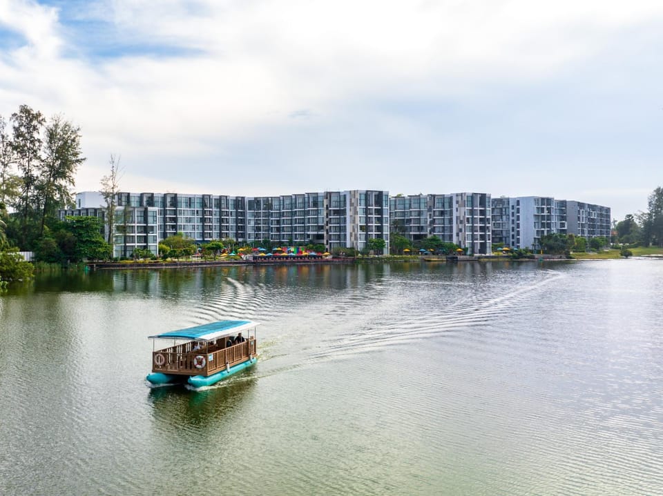 Property building, Lake view