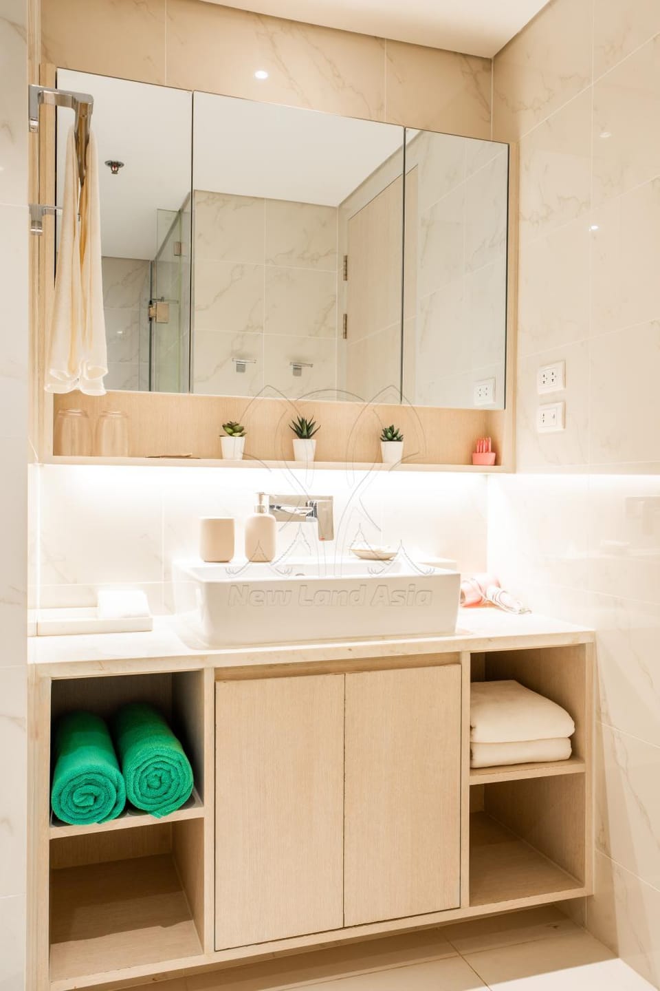 Bathroom, towels