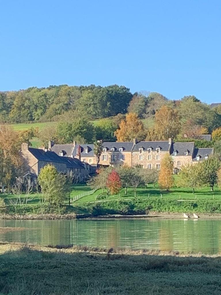 Nearby landmark, Natural landscape