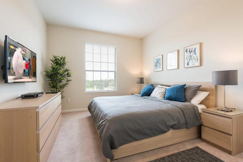 Central Elegance-Spacious Beautifully Decor Condo Apartment in Orlando
