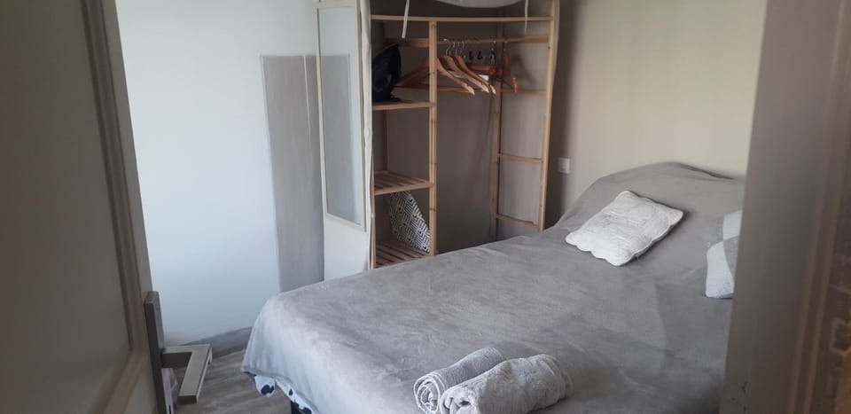 logement indépendant au calme proche toutes commodités et transports Bed and Breakfast in Cannes