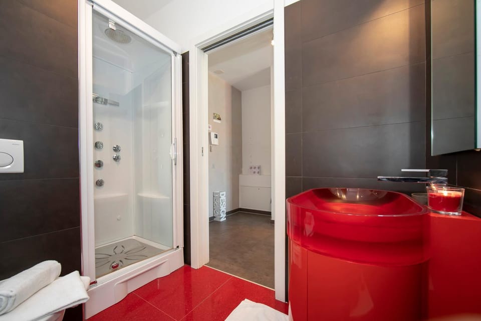 Shower, Bathroom