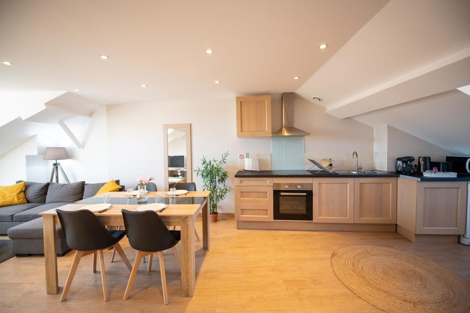 Kitchen or kitchenette, Dining area, pet friendly