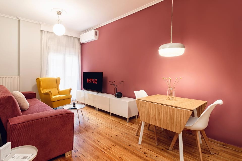 TV and multimedia, Living room, Seating area, Dining area, Evening entertainment, Area and facilities, air conditioner, air conditioner