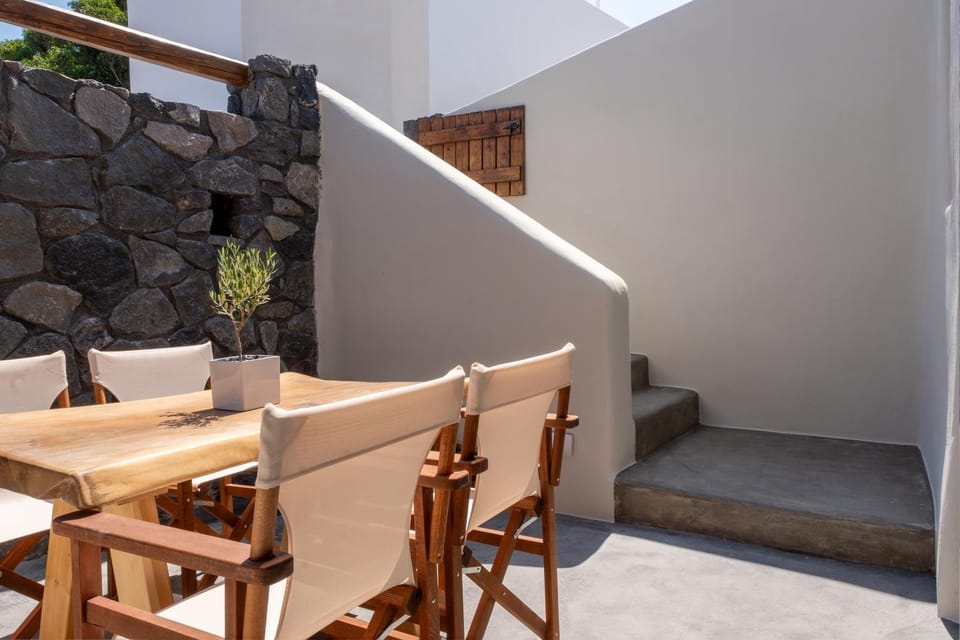 Day, Seating area, Dining area