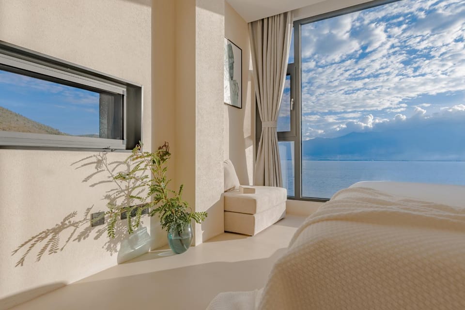 Natural landscape, Photo of the whole room, Bedroom, Mountain view, Sea view