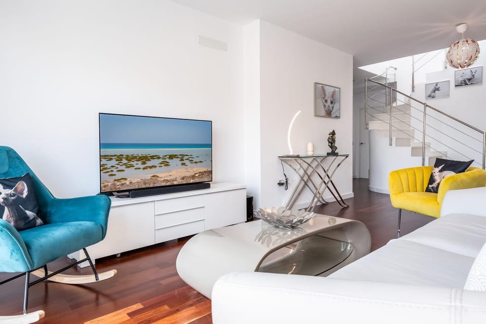 Communal lounge/ TV room