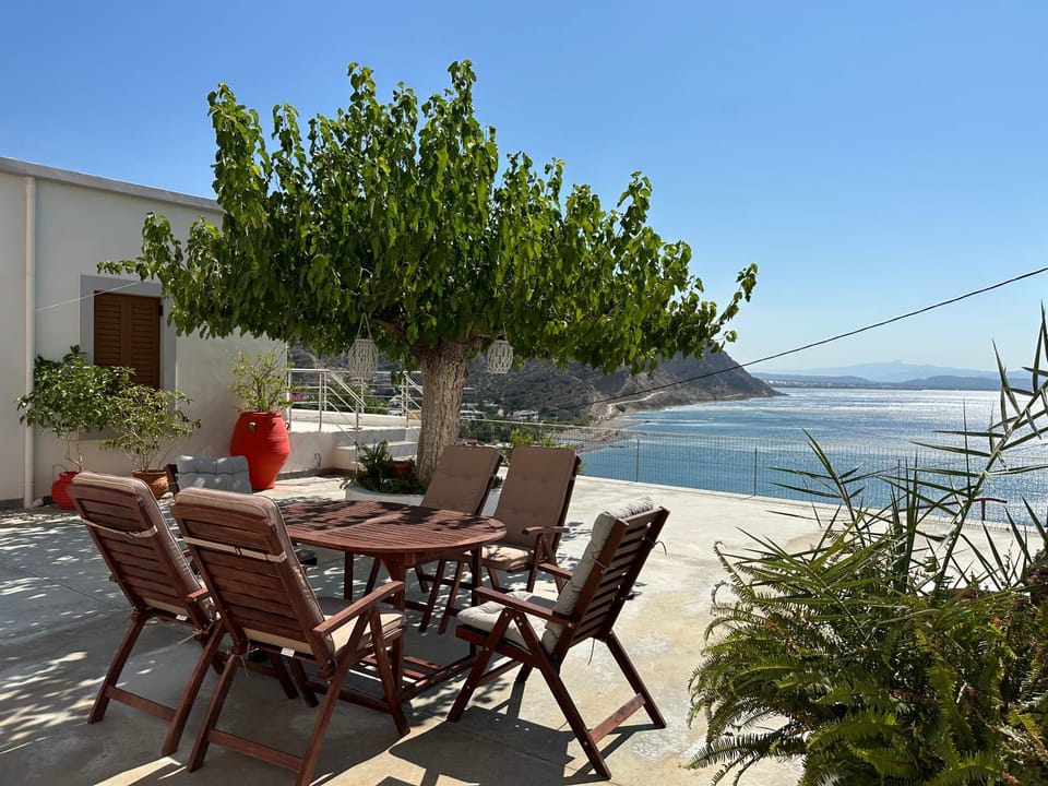 Patio, Day, Natural landscape, Summer, View (from property/room), Balcony/Terrace, Seating area, Dining area, Sea view, sunbed