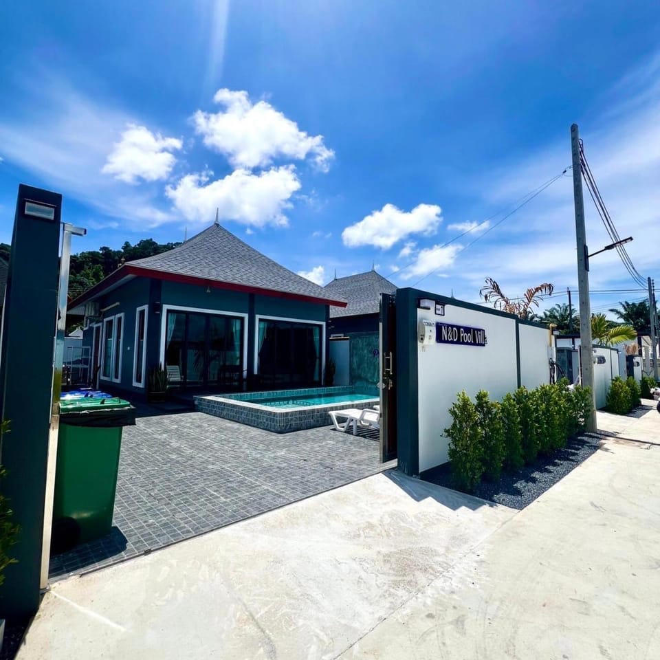 Property building, Swimming pool