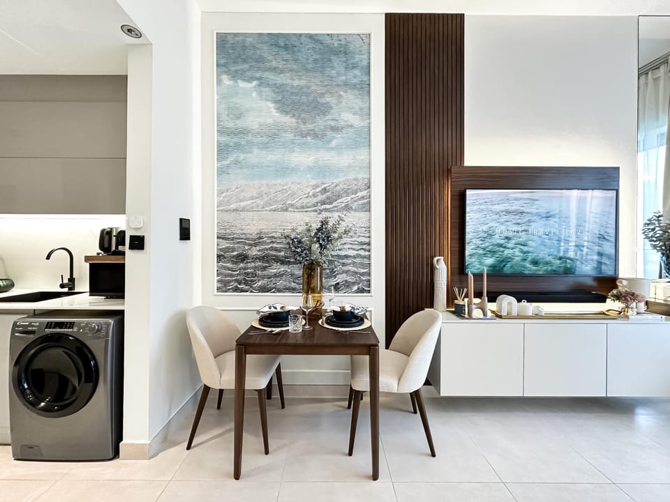Trophy - Santorini Studio BurjKhalifa & Canal Views Sofa Bed Apartment in Dubai