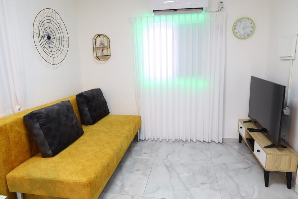 TV and multimedia, Seating area