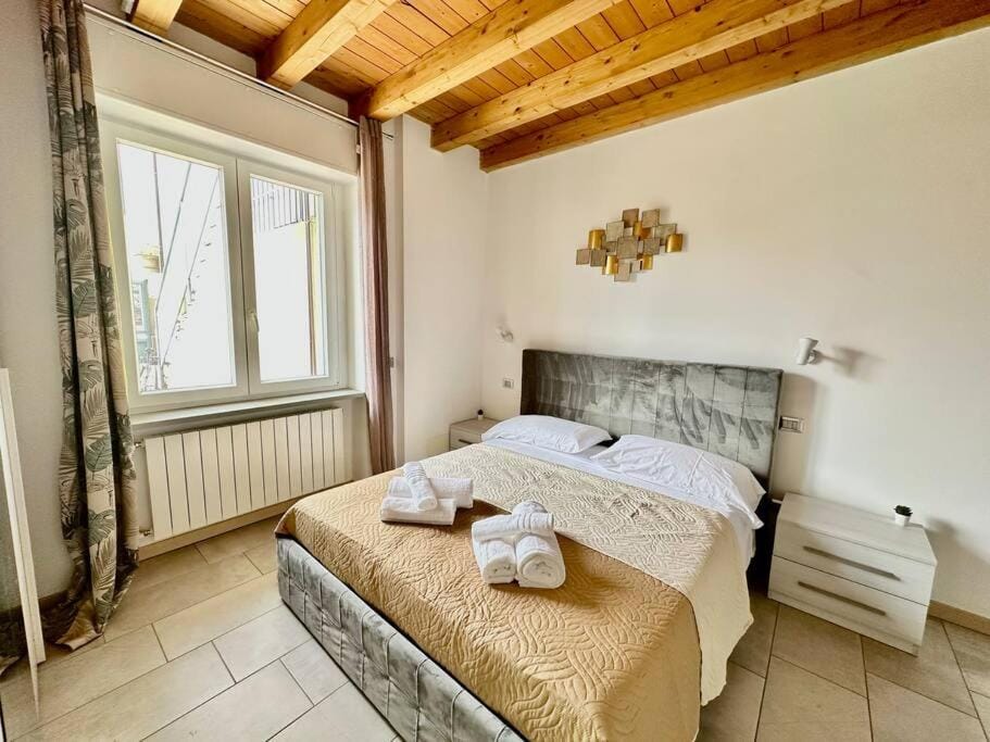 [Near Train Station] Luxury house 5 beds Apartment in Bergamo