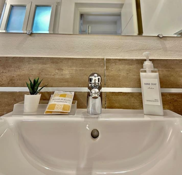 [Near Train Station] Luxury house 5 beds Apartment in Bergamo