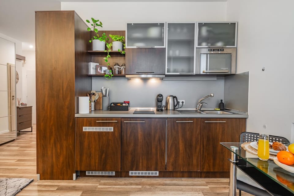 Coffee/tea facilities, Kitchen or kitchenette, Food and drinks, Food, stove