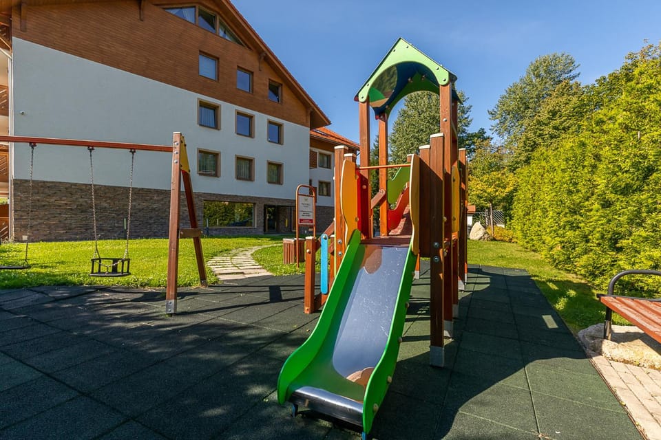 Day, Children play ground