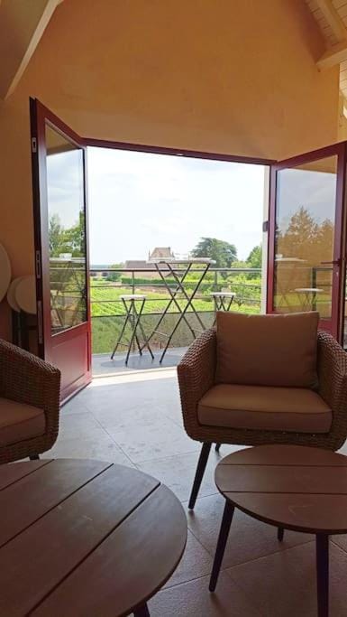 View (from property/room), Balcony/Terrace, Dining area