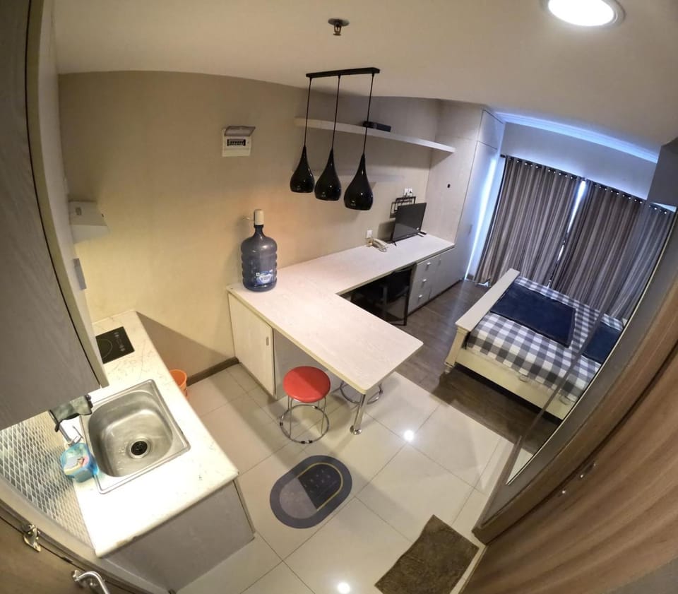 Bed, Kitchen or kitchenette, Photo of the whole room, Seating area