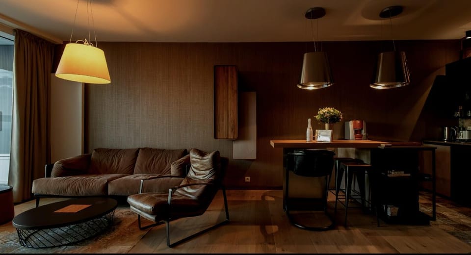 Living room, Dining area