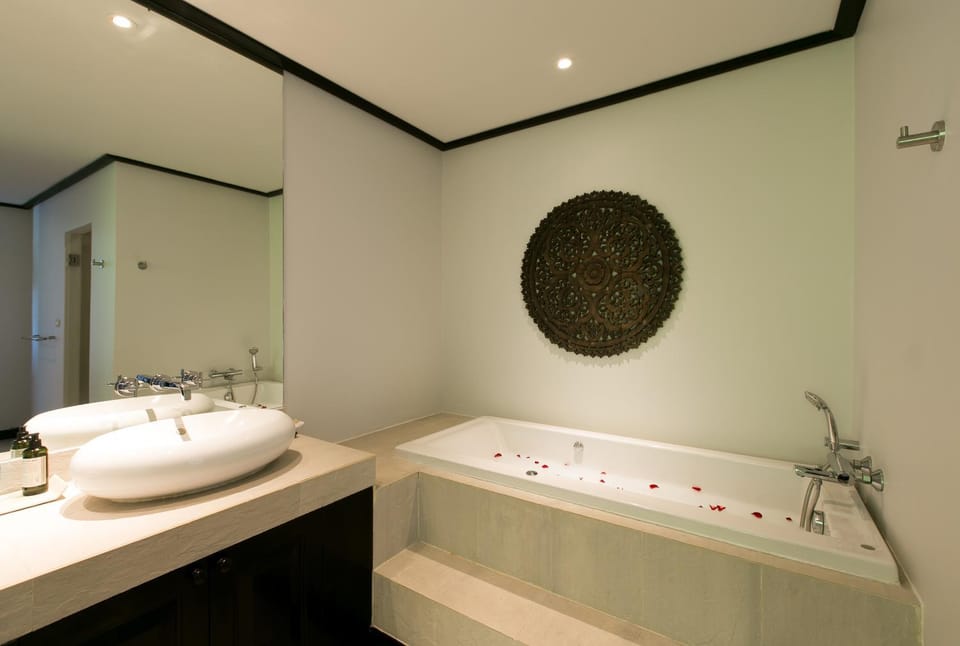 Bathroom, Bath