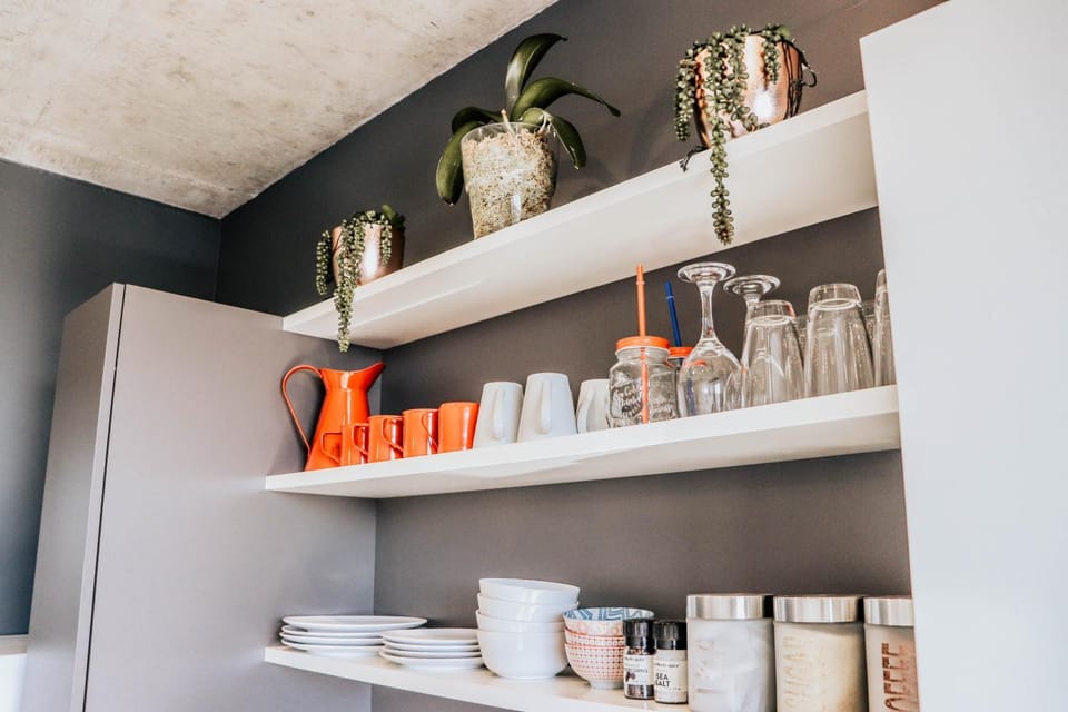 Wex829- Modern Woodstock Apartment with pool and gym access and secure parking Apartment in Cape Town