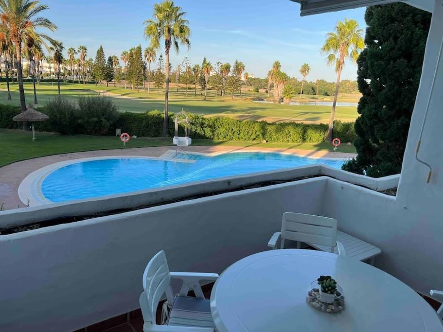 Natural landscape, Balcony/Terrace, Garden view, Pool view, sunbed