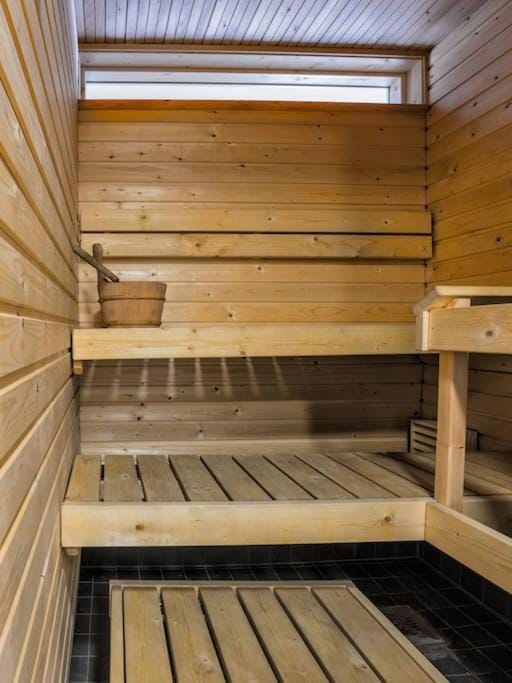 Kotimaailma - Avara ja valoisa kolmio saunalla lähellä Helsingin keskustaa Apartment in Helsinki