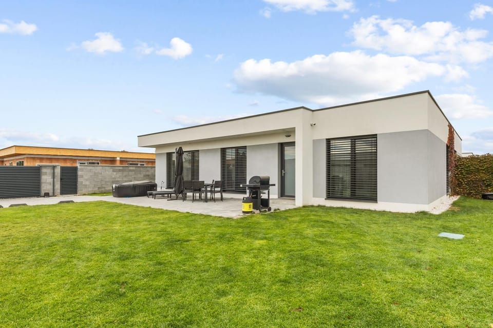 Property building, Patio, Garden, Garden view