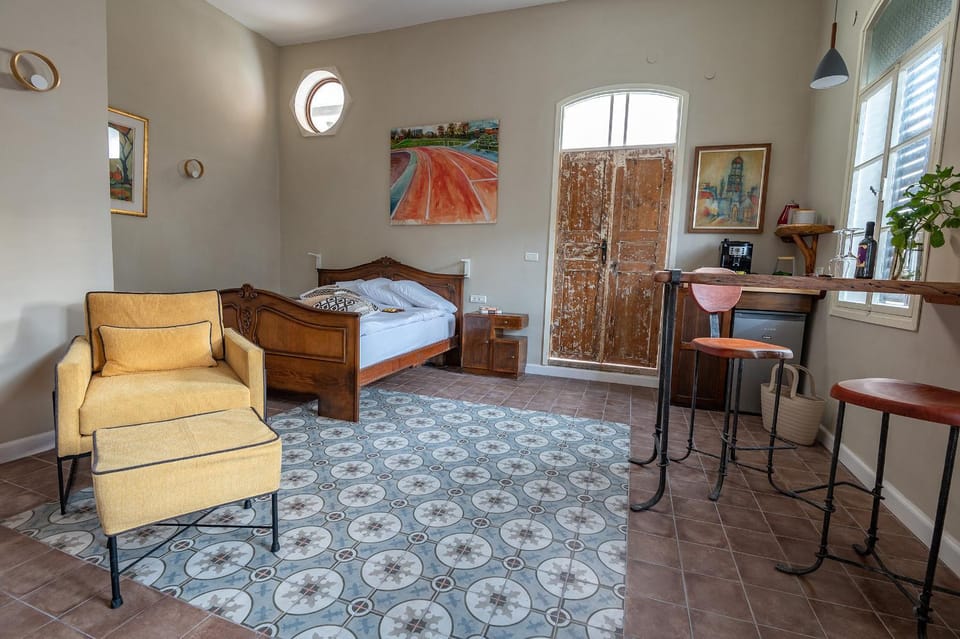 TV and multimedia, Kitchen or kitchenette, Dining area, Bedroom