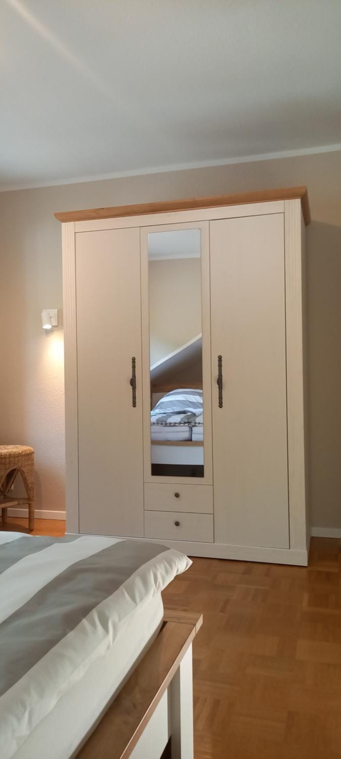 Bedroom, wardrobe