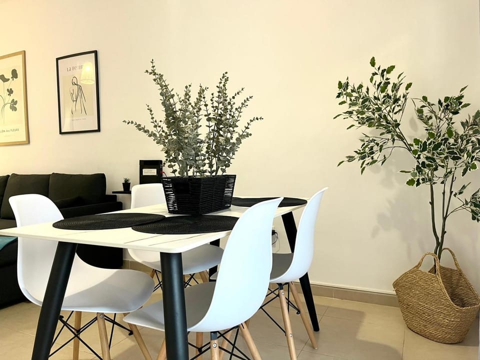 Living room, Dining area
