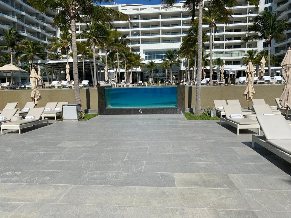 Property building, Swimming pool, Swimming pool