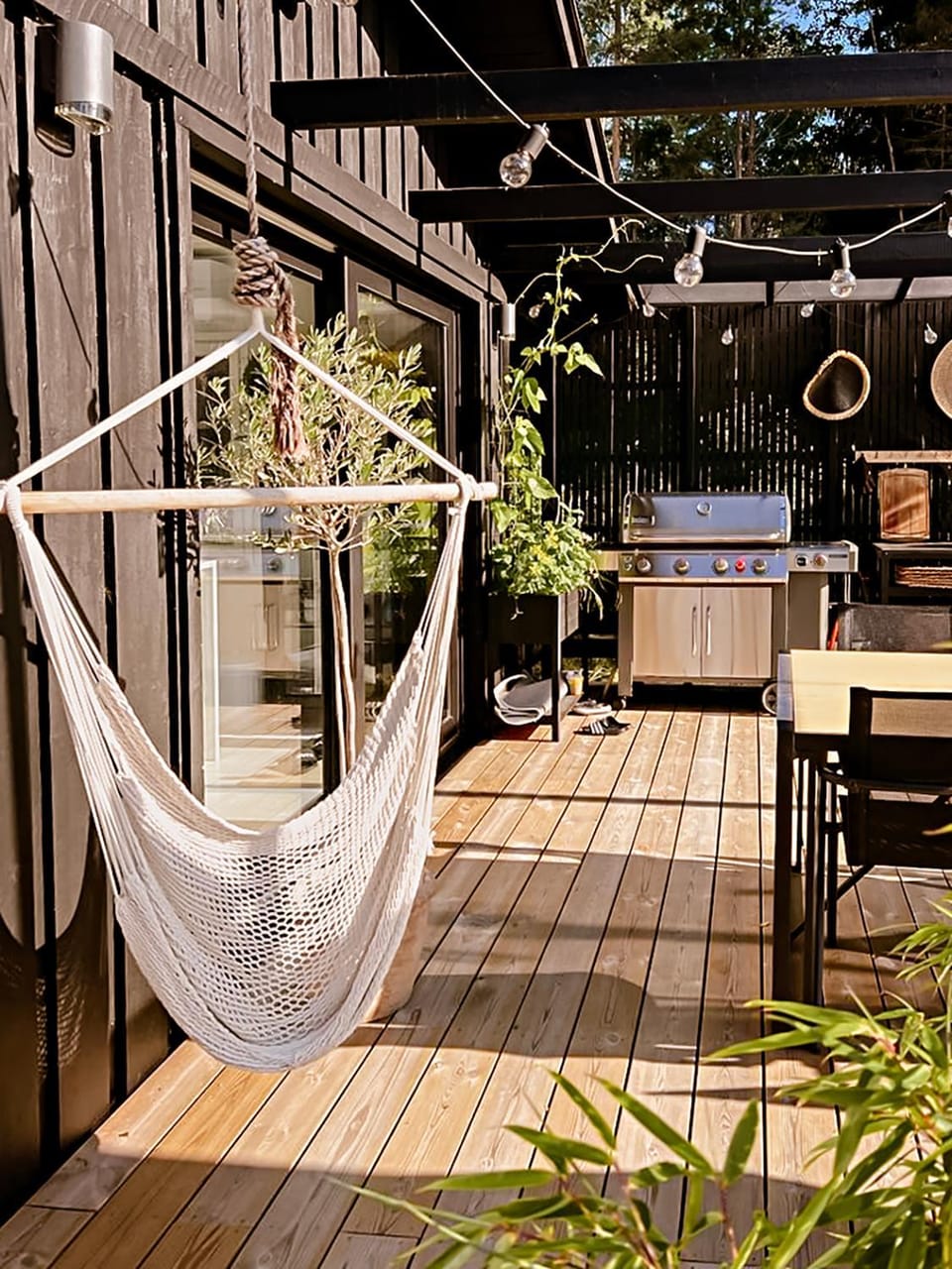 Patio, Day, BBQ facilities, Balcony/Terrace