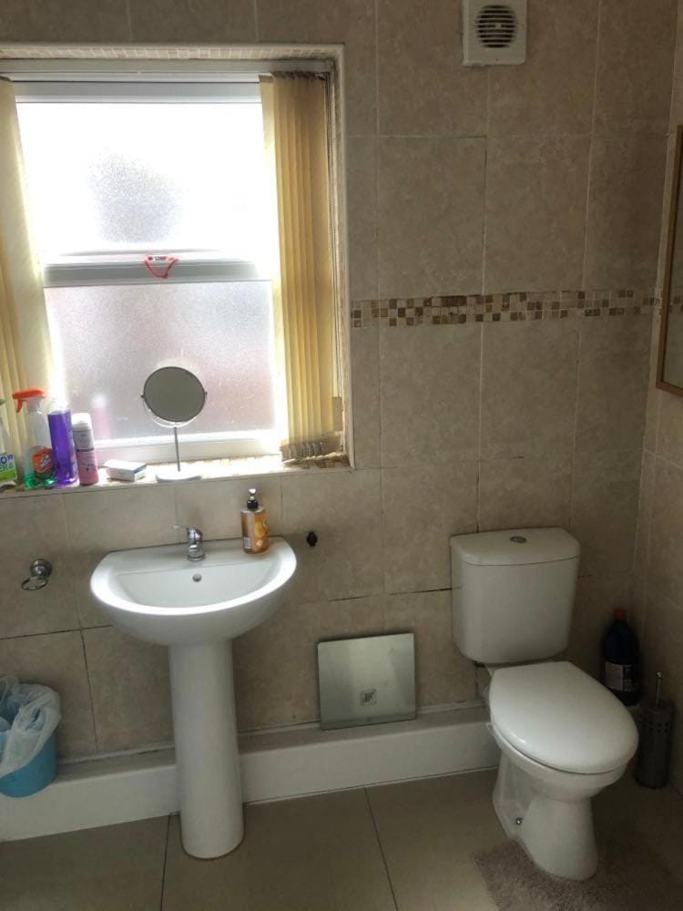 Room in town centre Bed and Breakfast in St Helens