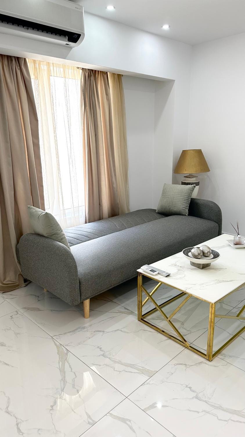 Quiet Marble 2 Bdrm Old Town Apartment in Bucharest
