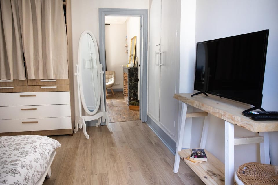 Business facilities, Area and facilities, storage