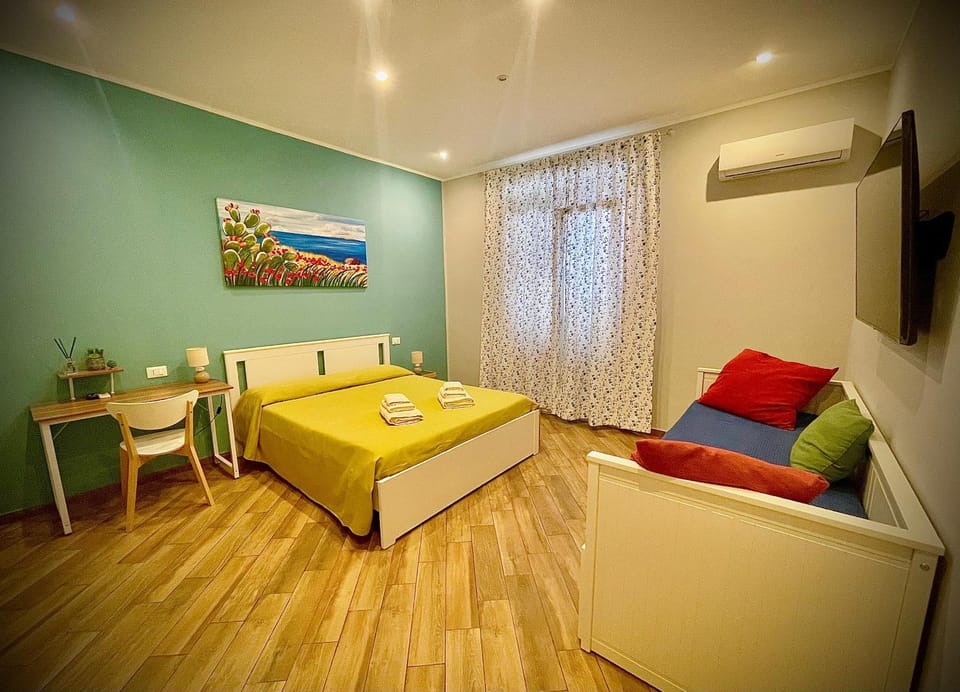 TV and multimedia, Photo of the whole room, air conditioner