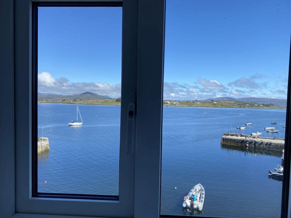 Day, Natural landscape, Activities, Mountain view, Sea view