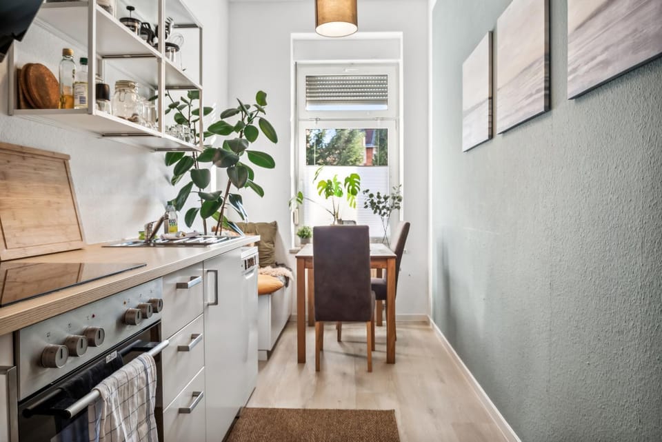 Kitchen or kitchenette, Dining area, dishwasher, stove