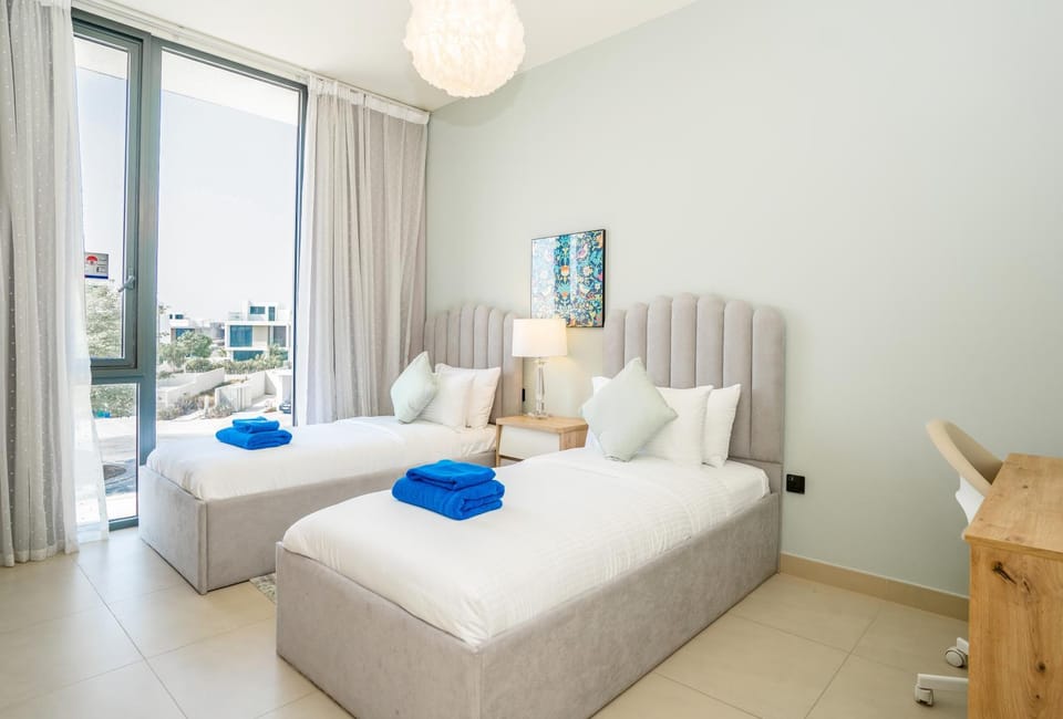 New Arabian Dubai Hills villa- 3 BR & Maid Golf Grove With Private pool Villa in Dubai